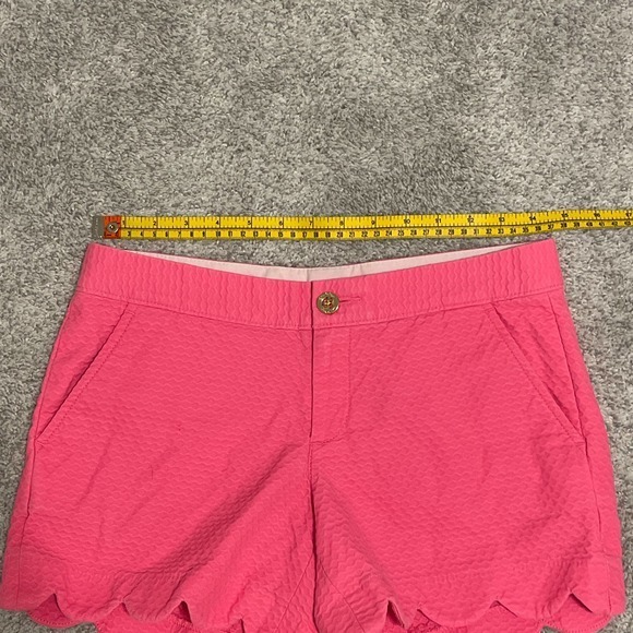 Lilly Pulitzer Aura Pink Buttercup Short Size 0 PreOwned Scallop‎ Hem - Picture 6 of 7